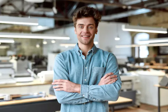 亚冠中文解说团队成员